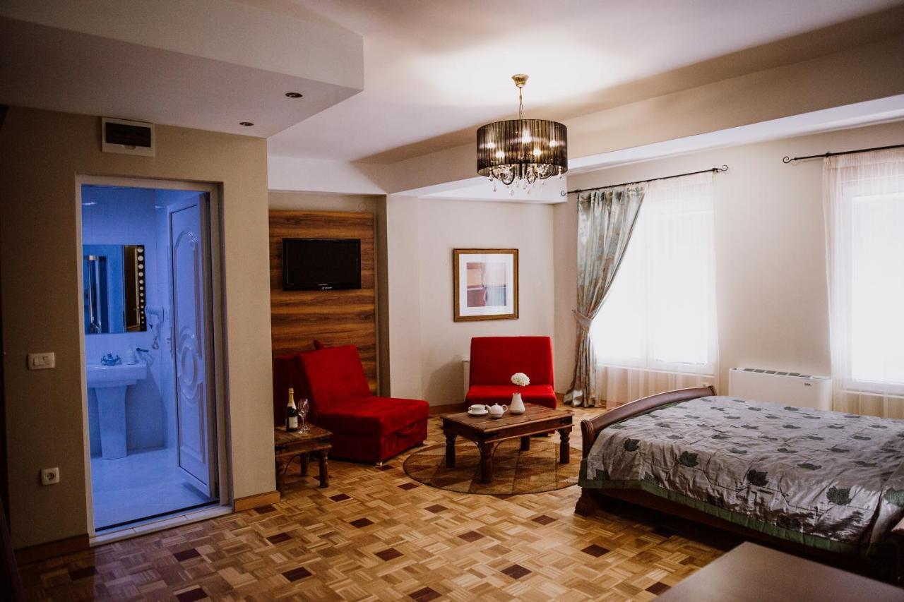 Bela Kuka Hotel Битола Экстерьер фото
