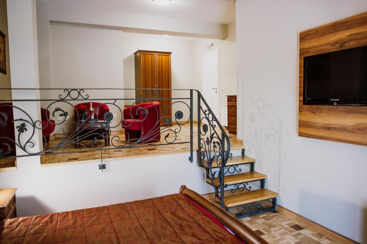 Bela Kuka Hotel Битола Экстерьер фото